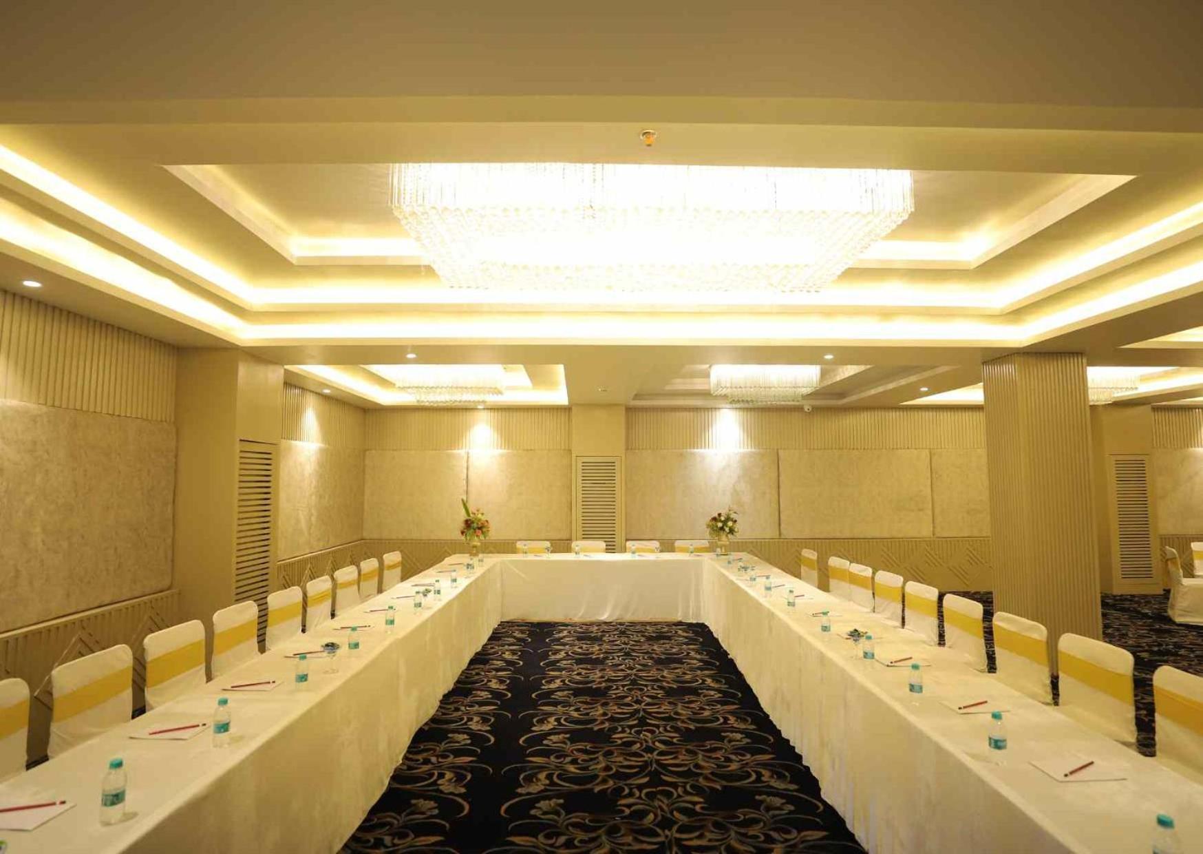Essentia Luxury Resort & Spa Udaipur Extérieur photo